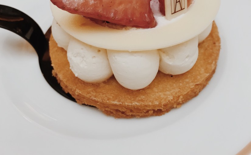 4 lieux pour déguster un excellent chocolat chaud et une pâtisserie à Paris&nbsp;!